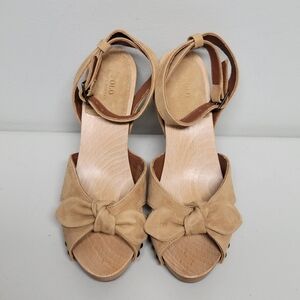 Polo Ralph Lauren Tan Bow Ancke Strap Wooden Heels Size 7B.